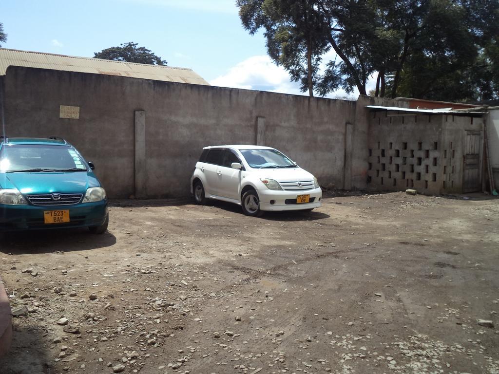 Arusha Tourist Inn Hotel Exterior foto